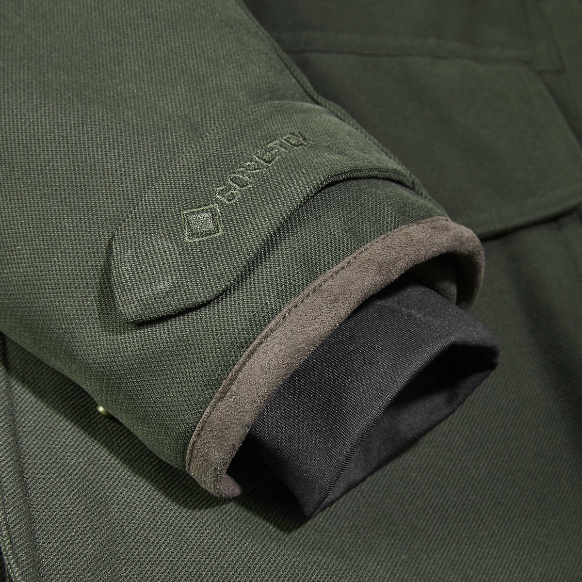 Whisper Highland GTX Jacket Women Dark Moss - STORLEK 42