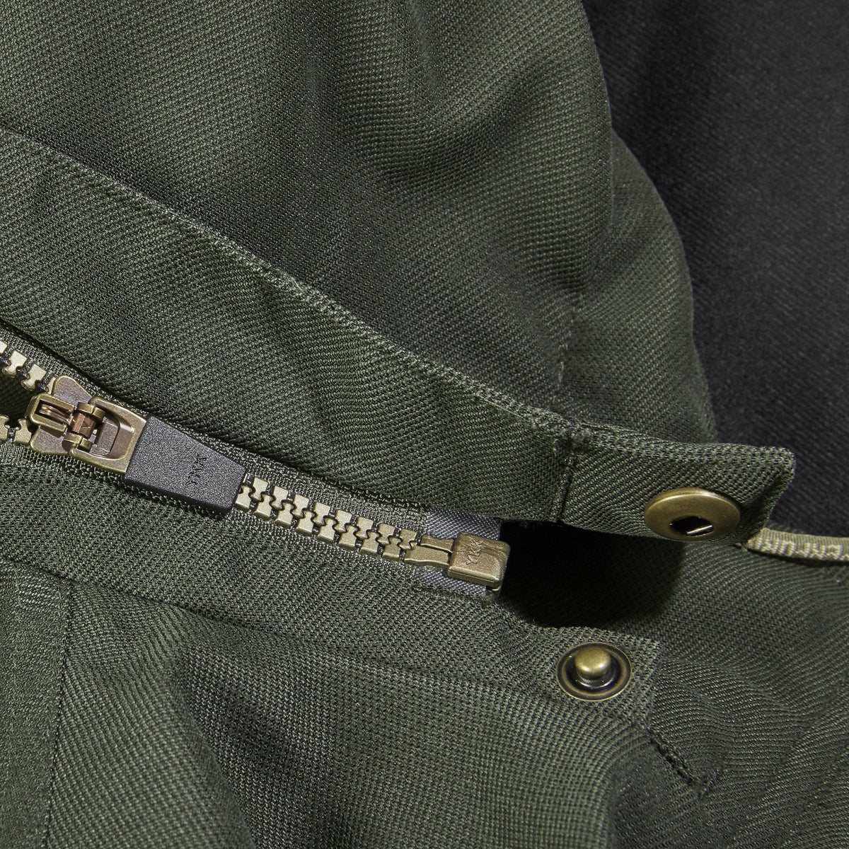 Whisper Highland GTX Jacket Women Dark Moss - STORLEK 42