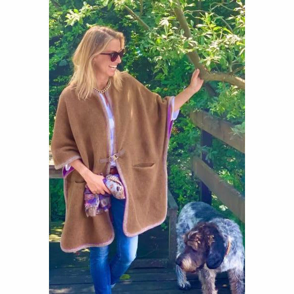 Mirabell Salzburg Cape med läderspänne grön